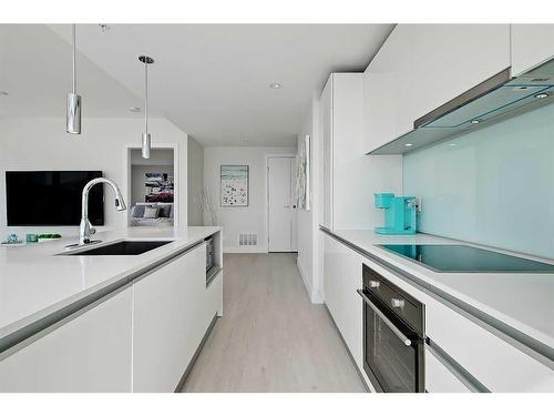 1009-1188 3 Street Se, Calgary, AB - Indoor Photo Showing Kitchen With Upgraded Kitchen