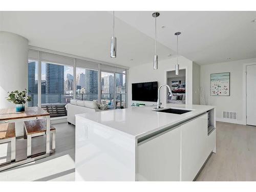 1009-1188 3 Street Se, Calgary, AB - Indoor Photo Showing Kitchen