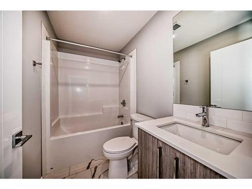 3213-111 Wolf Creek Drive Se, Calgary, AB - Indoor Photo Showing Bathroom