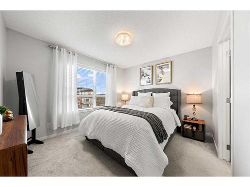 508 Harvest Grove Ne, Calgary, AB - Indoor Photo Showing Bedroom