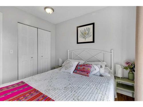 431 Templeview Drive Ne, Calgary, AB - Indoor Photo Showing Bedroom