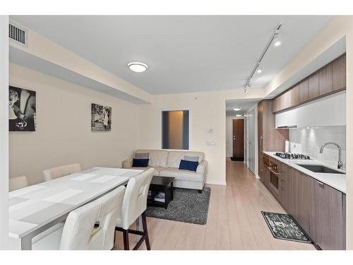 409-51 Waterfront Mews Sw, Calgary, AB - Indoor