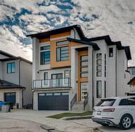 10 Straddock Bay SW Calgary, AB T3H 2S8