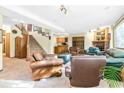 76 Mt Copper Green Se, Calgary, AB - Indoor Photo Showing Living Room