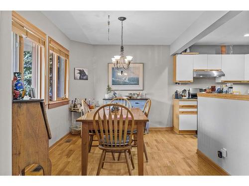 42 Ridge Road Se, Canmore, AB - Indoor Photo Showing Dining Room