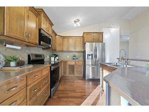 264 Ranch Close, Strathmore, AB - Indoor Photo Showing Kitchen