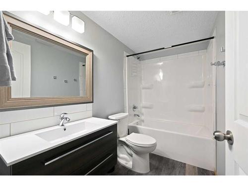 264 Ranch Close, Strathmore, AB - Indoor Photo Showing Bathroom