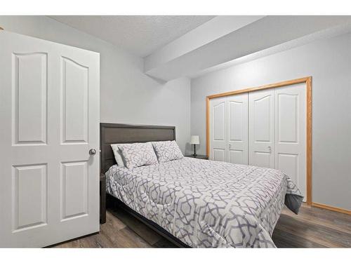 264 Ranch Close, Strathmore, AB - Indoor Photo Showing Bedroom