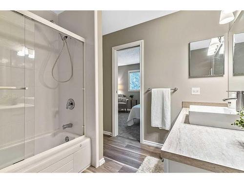 11 Midpark Drive Se, Calgary, AB - Indoor Photo Showing Bathroom