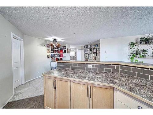 1102-10 Prestwick Bay Se, Calgary, AB - Indoor Photo Showing Kitchen