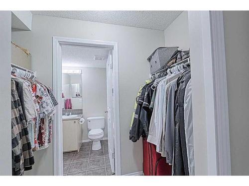 1102-10 Prestwick Bay Se, Calgary, AB - Indoor With Storage