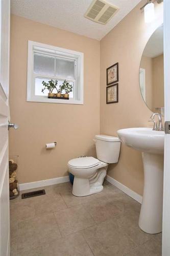 367 Auburn Crest Way Se, Calgary, AB - Indoor Photo Showing Bathroom