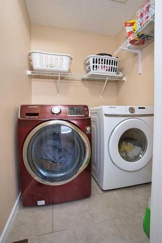 367 Auburn Crest Way Se, Calgary, AB - Indoor Photo Showing Laundry Room