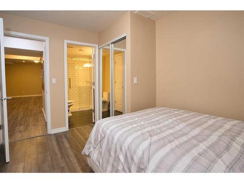 367 Auburn Crest Way Se, Calgary, AB - Indoor Photo Showing Bedroom