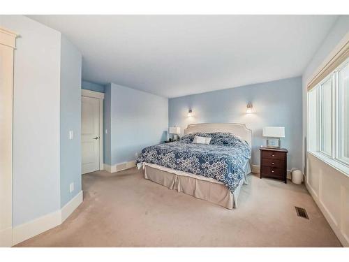 1826 32 Avenue Sw, Calgary, AB - Indoor Photo Showing Bedroom