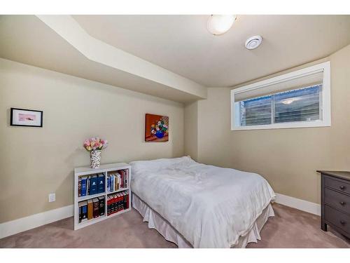 1826 32 Avenue Sw, Calgary, AB - Indoor Photo Showing Bedroom