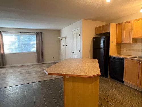 106-160 Panatella Landing Nw, Calgary, AB - Indoor Photo Showing Kitchen