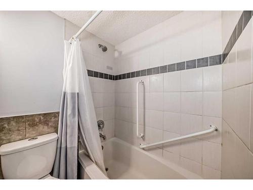 215-55 Arbour Grove Close Nw, Calgary, AB - Indoor Photo Showing Bathroom