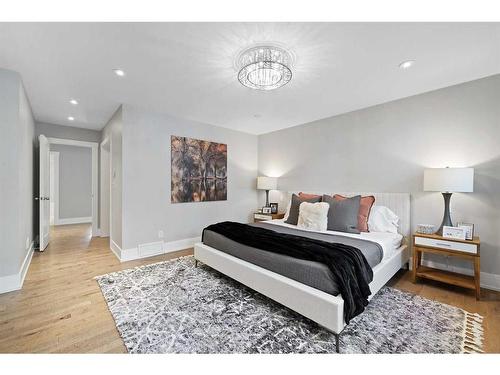 826 Durham Avenue Sw, Calgary, AB - Indoor Photo Showing Bedroom