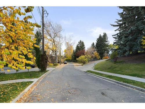 826 Durham Avenue Sw, Calgary, AB - Outdoor With View