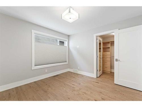 826 Durham Avenue Sw, Calgary, AB - Indoor Photo Showing Other Room