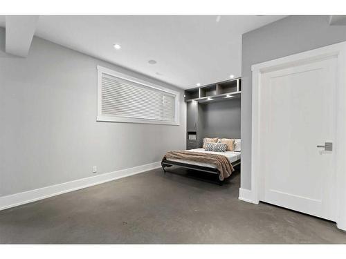 826 Durham Avenue Sw, Calgary, AB - Indoor Photo Showing Bedroom