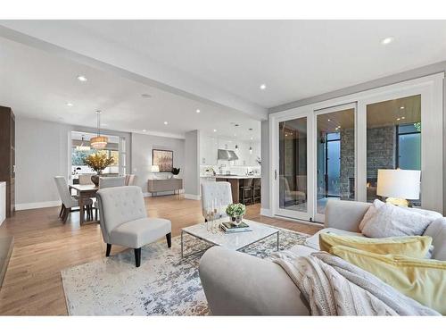 826 Durham Avenue Sw, Calgary, AB - Indoor Photo Showing Living Room