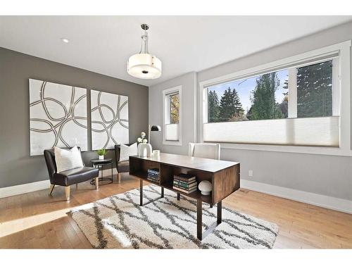 826 Durham Avenue Sw, Calgary, AB - Indoor