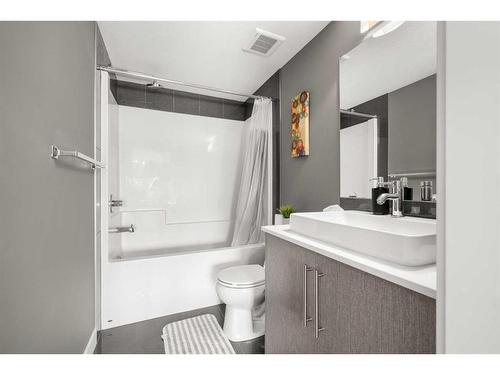 4403-302 Skyview Ranch Drive Ne, Calgary, AB - Indoor Photo Showing Bathroom