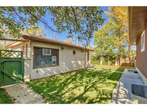 304 Huntbourne Hill Ne, Calgary, AB - Outdoor