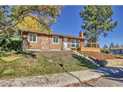 304 Huntbourne Hill Ne, Calgary, AB - Outdoor