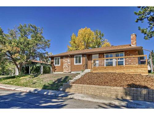 304 Huntbourne Hill Ne, Calgary, AB - Outdoor