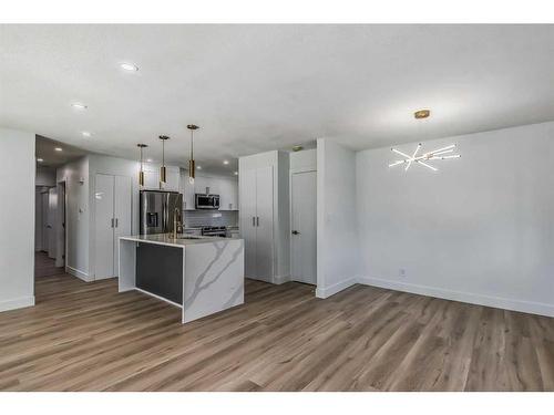 304 Huntbourne Hill Ne, Calgary, AB - Indoor Photo Showing Kitchen