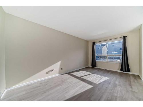 1 Royal Elm Way Nw, Calgary, AB - Indoor Photo Showing Other Room