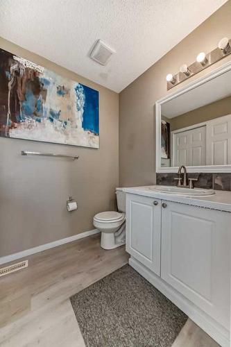 1 Royal Elm Way Nw, Calgary, AB - Indoor Photo Showing Bathroom