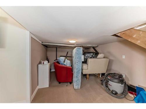 1 Royal Elm Way Nw, Calgary, AB - Indoor