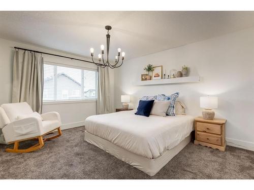 55 Walcrest View Se, Calgary, AB - Indoor Photo Showing Bedroom