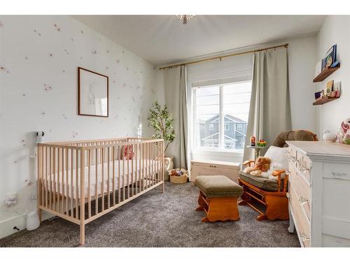 55 Walcrest View Se, Calgary, AB - Indoor Photo Showing Bedroom