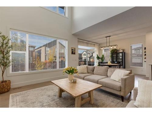 55 Walcrest View Se, Calgary, AB - Indoor Photo Showing Living Room