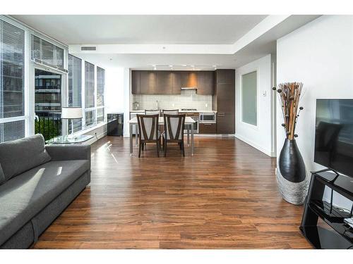 455-222 Riverfront Avenue Sw, Calgary, AB - Indoor Photo Showing Living Room