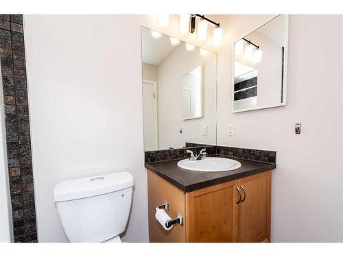 160 Elgin Meadows View Se, Calgary, AB - Indoor Photo Showing Bathroom