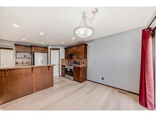 455 Cranston Drive Se, Calgary, AB - Indoor Photo Showing Kitchen