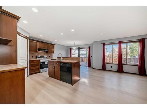 455 Cranston Drive Se, Calgary, AB - Indoor Photo Showing Kitchen