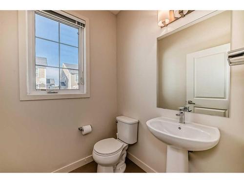 90 Sherwood Row Nw, Calgary, AB - Indoor Photo Showing Bathroom