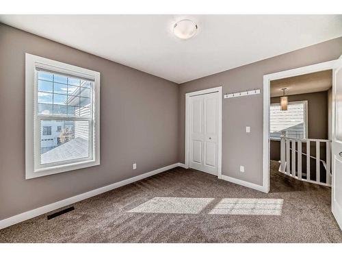 558 Sherwood Boulevard Nw, Calgary, AB - Indoor Photo Showing Other Room