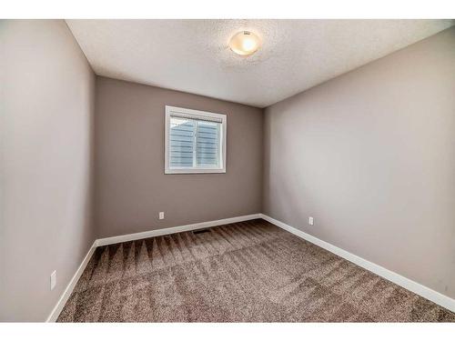 558 Sherwood Boulevard Nw, Calgary, AB - Indoor Photo Showing Other Room