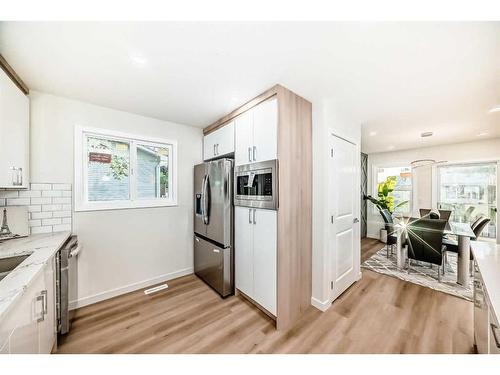 103 Olympia Drive Se, Calgary, AB - Indoor Photo Showing Kitchen