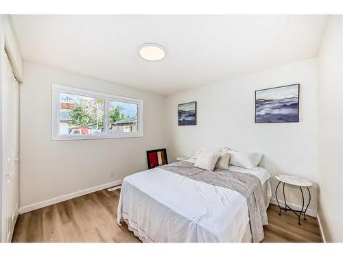 103 Olympia Drive Se, Calgary, AB - Indoor Photo Showing Bedroom