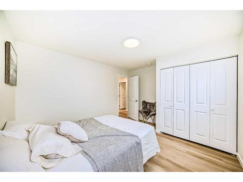 103 Olympia Drive Se, Calgary, AB - Indoor Photo Showing Bedroom