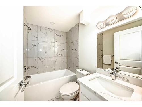 103 Olympia Drive Se, Calgary, AB - Indoor Photo Showing Bathroom